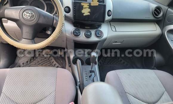 Acheter Occasion Voiture Toyota RAV4 Noir à Yaoundé, Central Cameroon Acheter Occasion Voiture Toyota RAV4 Noir à Yaoundé, Central Cameroon