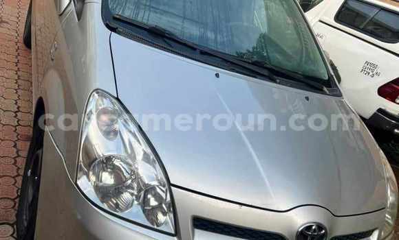 Sayi Na hannu Toyota Corolla Azurfa Mota in Yaounde a Babban Kamaru Sayi Na hannu Toyota Corolla Azurfa Mota in Yaounde a Babban Kamaru