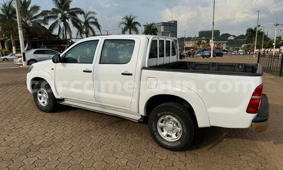 Acheter Occasion Voiture Toyota Hilux Blanc à Yaoundé, Central Cameroon