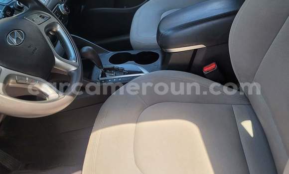 Sayi Na hannu Hyundai Tucson Red Mota in Yaounde a Babban Kamaru Sayi Na hannu Hyundai Tucson Red Mota in Yaounde a Babban Kamaru