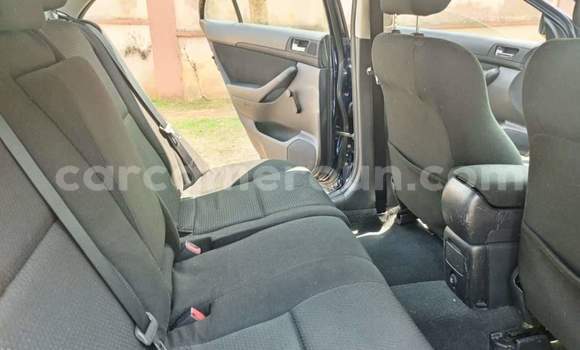 Acheter Occasion Voiture Toyota Avensis Bleu à Yaoundé, Central Cameroon Acheter Occasion Voiture Toyota Avensis Bleu à Yaoundé, Central Cameroon