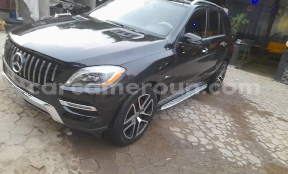 Sayi Na hannu Mercedes‒Benz ML–Class Black Mota in Douala a Ƙasar Kamaru Sayi Na hannu Mercedes‒Benz ML–Class Black Mota in Douala a Ƙasar Kamaru