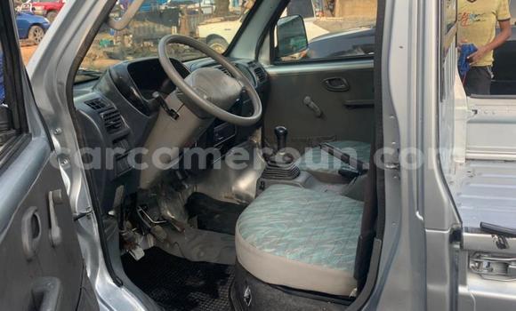 Sayi Na hannu Suzuki Carry Azurfa Babbar mota in Douala a Ƙasar Kamaru Sayi Na hannu Suzuki Carry Azurfa Babbar mota in Douala a Ƙasar Kamaru