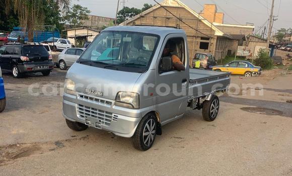Sayi Na hannu Suzuki Carry Azurfa Babbar mota in Douala a Ƙasar Kamaru Sayi Na hannu Suzuki Carry Azurfa Babbar mota in Douala a Ƙasar Kamaru