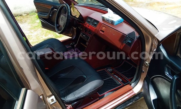 Buy Used Mercedes-Benz E-Classe Brown Car in Yaounde in Central Cameroon Buy Used Mercedes-Benz E-Classe Brown Car in Yaounde in Central Cameroon