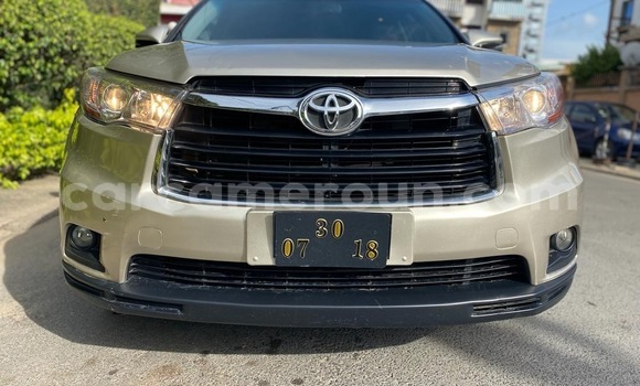 Acheter Neuf Voiture Toyota Highlander Beige à Yaoundé, Central Cameroon Acheter Neuf Voiture Toyota Highlander Beige à Yaoundé, Central Cameroon