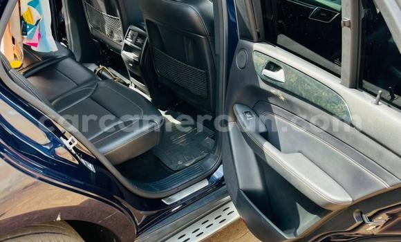 Acheter Occasion Voiture Mercedes‒Benz ML–Class Bleu à Yaoundé, Central Cameroon Acheter Occasion Voiture Mercedes‒Benz ML–Class Bleu à Yaoundé, Central Cameroon