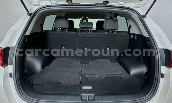 Acheter Occasion Voiture Kia Sportage Blanc à Ambam, South Cameroon Acheter Occasion Voiture Kia Sportage Blanc à Ambam, South Cameroon