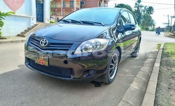 Sayi Na hannu Toyota Auris Black Mota in Yaounde a Babban Kamaru Sayi Na hannu Toyota Auris Black Mota in Yaounde a Babban Kamaru