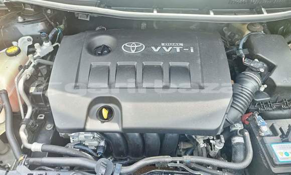 Sayi Na hannu Toyota Auris Black Mota in Yaounde a Babban Kamaru Sayi Na hannu Toyota Auris Black Mota in Yaounde a Babban Kamaru