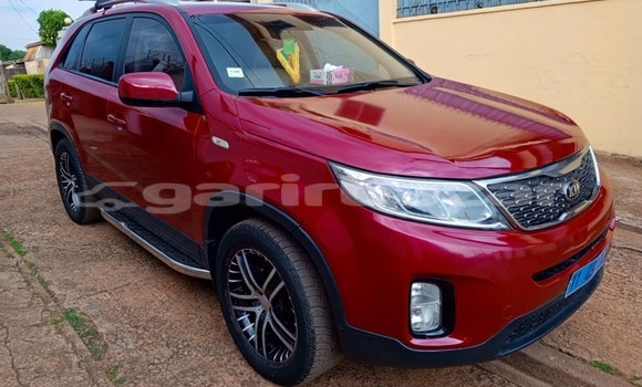 Sayi Na hannu Kia Sorento Red Mota in Yaounde a Babban Kamaru Sayi Na hannu Kia Sorento Red Mota in Yaounde a Babban Kamaru