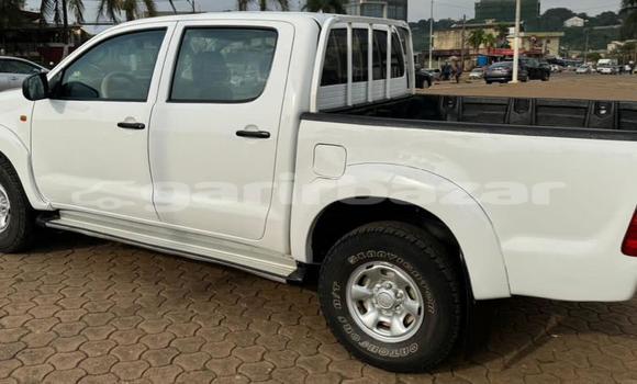 Acheter Occasion Voiture Toyota Hilux Blanc à Yaoundé, Central Cameroon Acheter Occasion Voiture Toyota Hilux Blanc à Yaoundé, Central Cameroon
