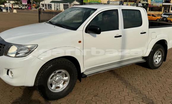 Acheter Occasion Voiture Toyota Hilux Blanc à Yaoundé, Central Cameroon Acheter Occasion Voiture Toyota Hilux Blanc à Yaoundé, Central Cameroon