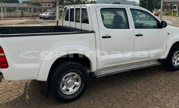 Acheter Occasion Voiture Toyota Hilux Blanc à Yaoundé, Central Cameroon Acheter Occasion Voiture Toyota Hilux Blanc à Yaoundé, Central Cameroon