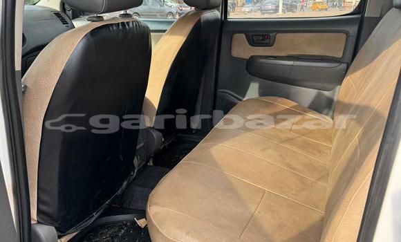 Acheter Occasion Voiture Toyota Hilux Blanc à Yaoundé, Central Cameroon Acheter Occasion Voiture Toyota Hilux Blanc à Yaoundé, Central Cameroon