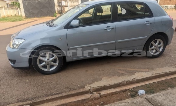 Sayi Na hannu Toyota Corolla Sauran Mota in Yaounde a Babban Kamaru Sayi Na hannu Toyota Corolla Sauran Mota in Yaounde a Babban Kamaru