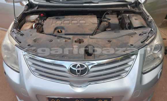 Sayi Na hannu Toyota Avensis Azurfa Mota in Yaounde a Babban Kamaru Sayi Na hannu Toyota Avensis Azurfa Mota in Yaounde a Babban Kamaru