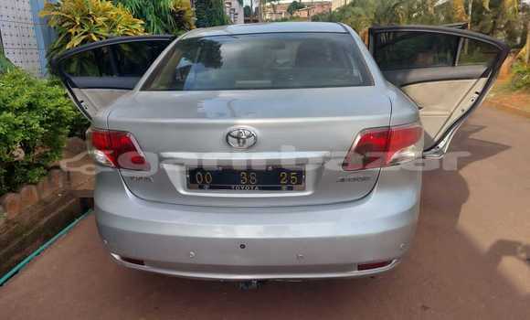 Sayi Na hannu Toyota Avensis Azurfa Mota in Yaounde a Babban Kamaru Sayi Na hannu Toyota Avensis Azurfa Mota in Yaounde a Babban Kamaru