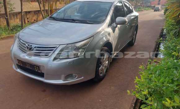 Sayi Na hannu Toyota Avensis Azurfa Mota in Yaounde a Babban Kamaru Sayi Na hannu Toyota Avensis Azurfa Mota in Yaounde a Babban Kamaru