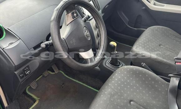 Sayi Na hannu Toyota Yaris Green Mota in Yaounde a Babban Kamaru Sayi Na hannu Toyota Yaris Green Mota in Yaounde a Babban Kamaru