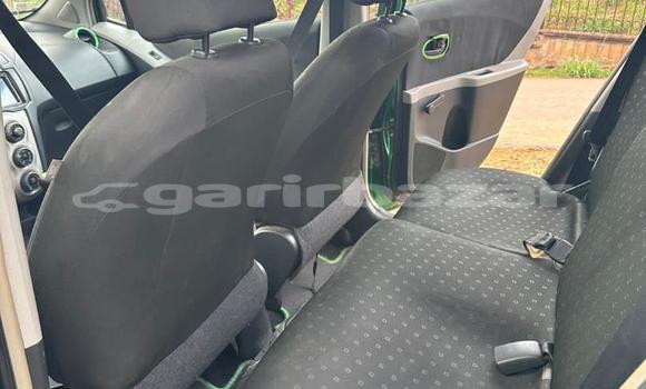 Sayi Na hannu Toyota Yaris Green Mota in Yaounde a Babban Kamaru Sayi Na hannu Toyota Yaris Green Mota in Yaounde a Babban Kamaru