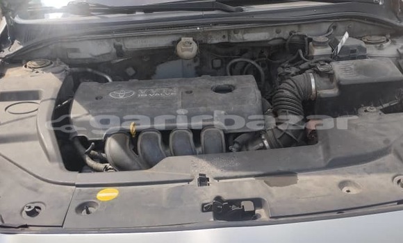 Sayi Na hannu Toyota Avensis Azurfa Mota in Yaounde a Babban Kamaru