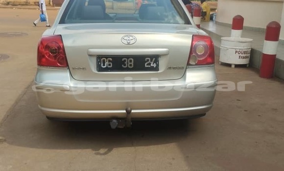Sayi Na hannu Toyota Avensis Azurfa Mota in Yaounde a Babban Kamaru Sayi Na hannu Toyota Avensis Azurfa Mota in Yaounde a Babban Kamaru