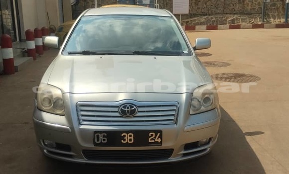 Sayi Na hannu Toyota Avensis Azurfa Mota in Yaounde a Babban Kamaru Sayi Na hannu Toyota Avensis Azurfa Mota in Yaounde a Babban Kamaru
