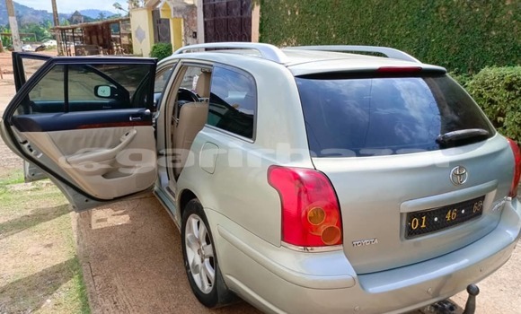 Sayi Na hannu Toyota Avensis M Mota in Yaounde a Babban Kamaru Sayi Na hannu Toyota Avensis M Mota in Yaounde a Babban Kamaru