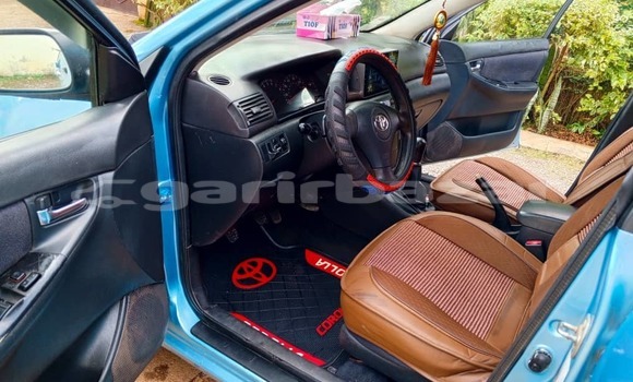 Sayi Na hannu Toyota Corolla Blue Mota in Yaounde a Babban Kamaru Sayi Na hannu Toyota Corolla Blue Mota in Yaounde a Babban Kamaru