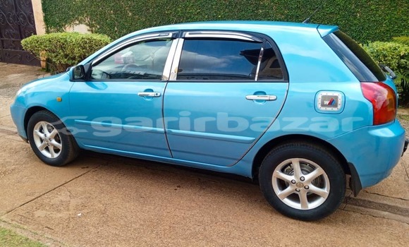 Sayi Na hannu Toyota Corolla Blue Mota in Yaounde a Babban Kamaru Sayi Na hannu Toyota Corolla Blue Mota in Yaounde a Babban Kamaru