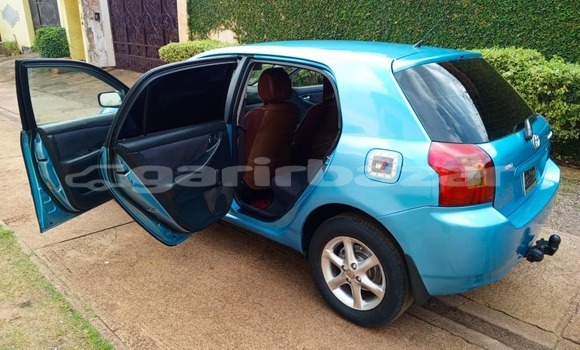 Sayi Na hannu Toyota Corolla Blue Mota in Yaounde a Babban Kamaru Sayi Na hannu Toyota Corolla Blue Mota in Yaounde a Babban Kamaru