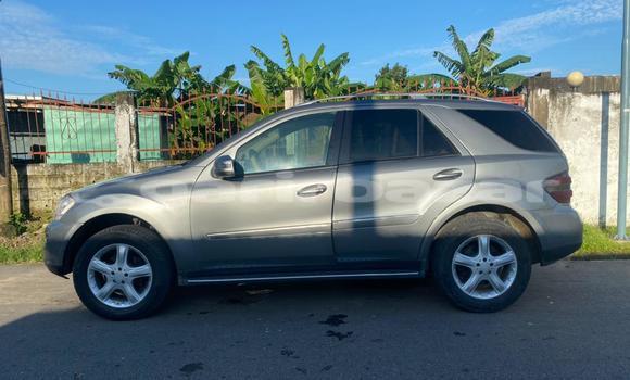 Acheter Occasion Voiture Mercedes‒Benz ML–Class Gris à Douala, Littoral Cameroon Acheter Occasion Voiture Mercedes‒Benz ML–Class Gris à Douala, Littoral Cameroon