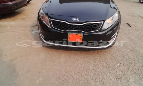 Sayi Na hannu Kia Optima Black Mota in Douala a Ƙasar Kamaru