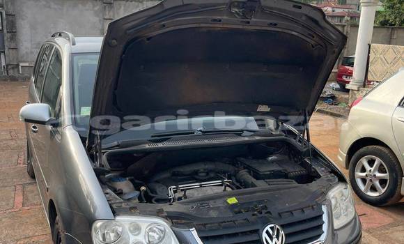 Acheter Occasion Voiture Volkswagen Touran Autre à Douala, Littoral Cameroon Acheter Occasion Voiture Volkswagen Touran Autre à Douala, Littoral Cameroon