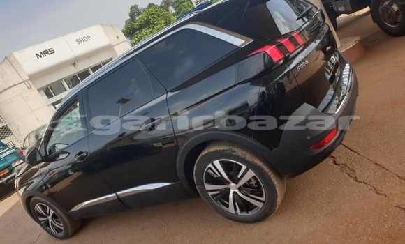 Sayi Na hannu Peugeot 5008 Black Mota in Yaounde a Babban Kamaru