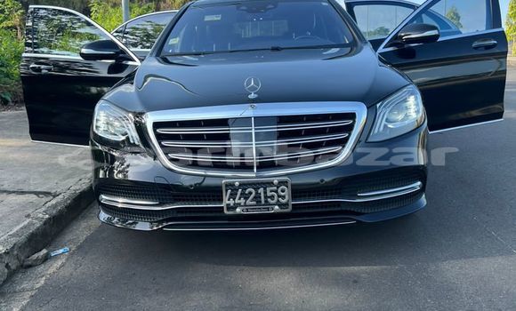 Sayi Sabo Mercedes-Benz C-Classe Black Mota in Douala a Ƙasar Kamaru