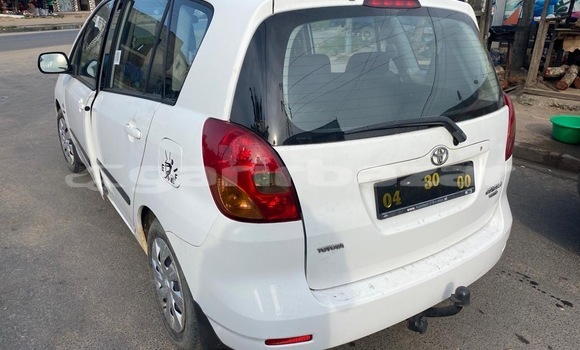 Acheter Neuf Voiture Toyota Corolla Verso Blanc à Douala, Littoral Cameroon Acheter Neuf Voiture Toyota Corolla Verso Blanc à Douala, Littoral Cameroon