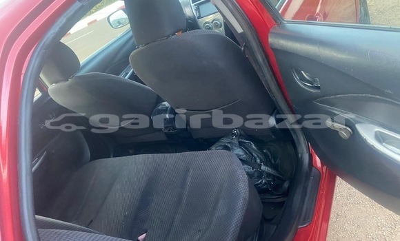 Acheter Occasion Voiture Toyota Yaris Rouge à Yaoundé, Central Cameroon Acheter Occasion Voiture Toyota Yaris Rouge à Yaoundé, Central Cameroon