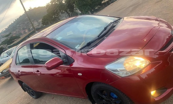 Acheter Occasion Voiture Toyota Yaris Rouge à Yaoundé, Central Cameroon Acheter Occasion Voiture Toyota Yaris Rouge à Yaoundé, Central Cameroon