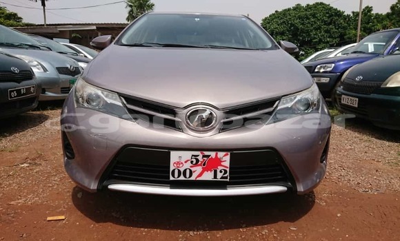 Sayi Na hannu Toyota Auris M Mota in Yaounde a Babban Kamaru Sayi Na hannu Toyota Auris M Mota in Yaounde a Babban Kamaru