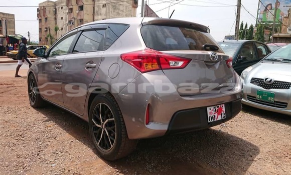 Sayi Na hannu Toyota Auris M Mota in Yaounde a Babban Kamaru Sayi Na hannu Toyota Auris M Mota in Yaounde a Babban Kamaru
