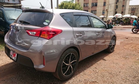 Sayi Na hannu Toyota Auris M Mota in Yaounde a Babban Kamaru Sayi Na hannu Toyota Auris M Mota in Yaounde a Babban Kamaru