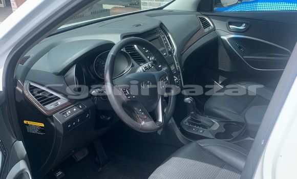 Buy Used Hyundai Santa Fe White Car in Douala in Littoral Cameroon Buy Used Hyundai Santa Fe White Car in Douala in Littoral Cameroon