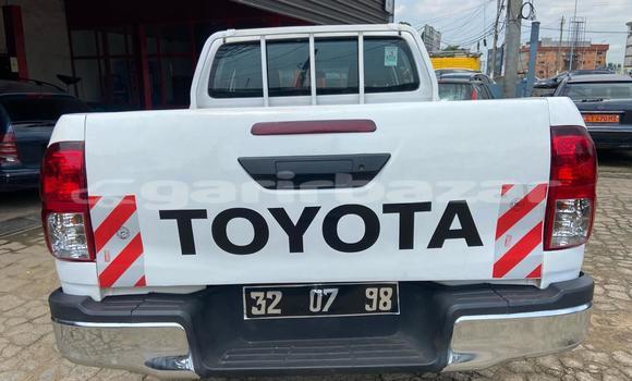 Acheter Occasion Voiture Toyota Hilux Blanc à Douala, Littoral Cameroon Acheter Occasion Voiture Toyota Hilux Blanc à Douala, Littoral Cameroon