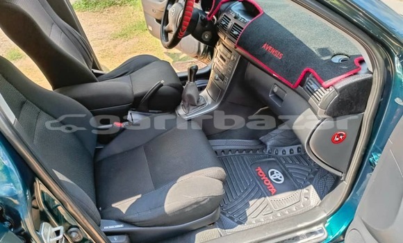 Sayi Na hannu Toyota Avensis Green Mota in Yaounde a Babban Kamaru Sayi Na hannu Toyota Avensis Green Mota in Yaounde a Babban Kamaru