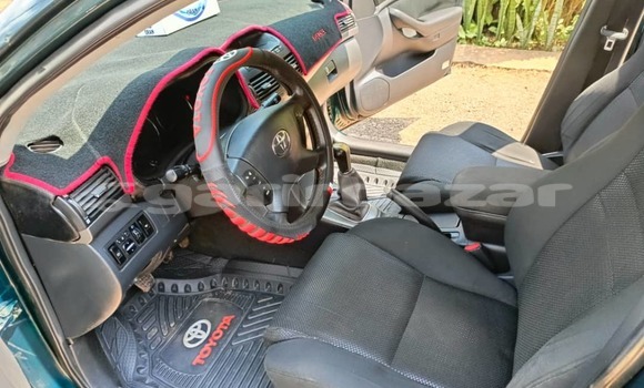 Sayi Na hannu Toyota Avensis Green Mota in Yaounde a Babban Kamaru Sayi Na hannu Toyota Avensis Green Mota in Yaounde a Babban Kamaru