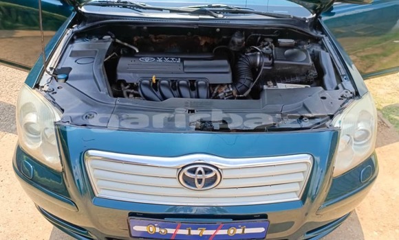 Sayi Na hannu Toyota Avensis Green Mota in Yaounde a Babban Kamaru Sayi Na hannu Toyota Avensis Green Mota in Yaounde a Babban Kamaru