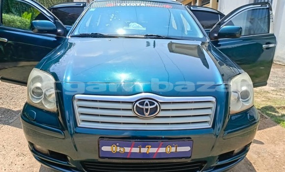 Sayi Na hannu Toyota Avensis Green Mota in Yaounde a Babban Kamaru Sayi Na hannu Toyota Avensis Green Mota in Yaounde a Babban Kamaru