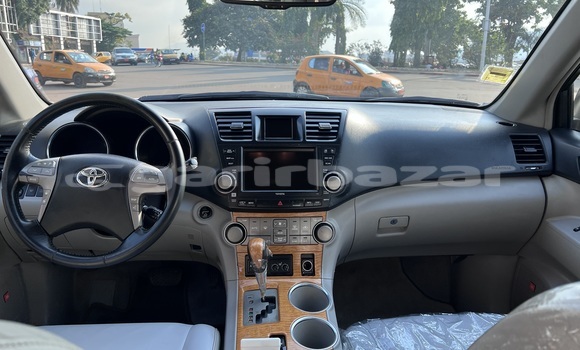 Acheter Occasion Voiture Toyota Highlander Blanc à Yaoundé, Central Cameroon Acheter Occasion Voiture Toyota Highlander Blanc à Yaoundé, Central Cameroon